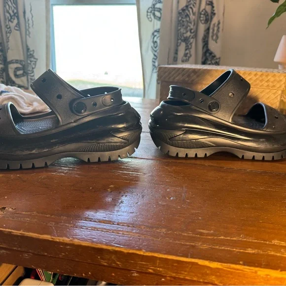 Mega Crush Black Sandal - Picture 3 of 7